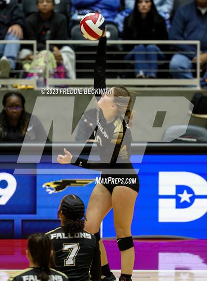 Thumbnail 3 in Gunter vs. Bushland (UIL 3A Volleyball Final) photogallery.