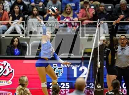 Thumbnail 2 in Gunter vs. Bushland (UIL 3A Volleyball Final) photogallery.