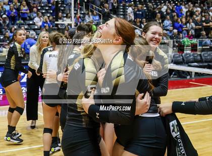 Thumbnail 1 in Gunter vs. Bushland (UIL 3A Volleyball Final) photogallery.