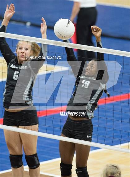 Thumbnail 2 in Swink vs. Limon (CHSAA 2A First Round) photogallery.