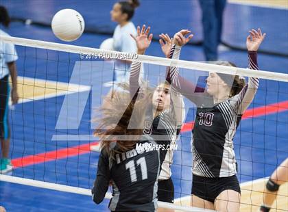 Thumbnail 2 in Swink vs. Limon (CHSAA 2A First Round) photogallery.