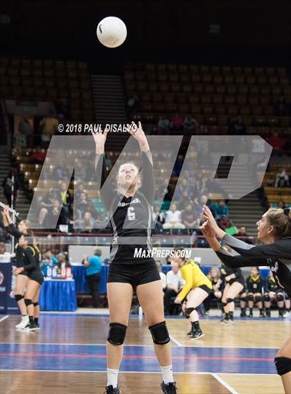 Thumbnail 1 in Swink vs. Limon (CHSAA 2A First Round) photogallery.