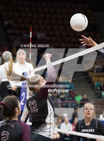 Thumbnail 3 in Swink vs. Limon (CHSAA 2A First Round) photogallery.