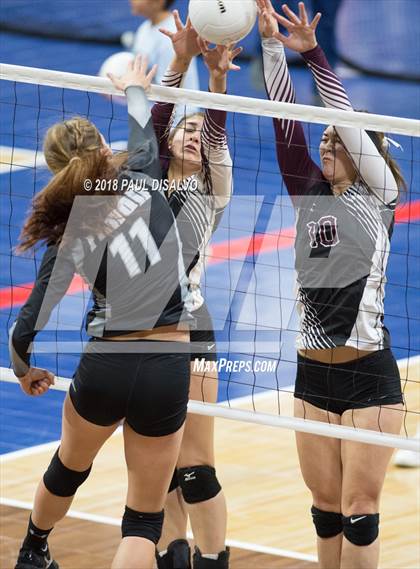 Thumbnail 3 in Swink vs. Limon (CHSAA 2A First Round) photogallery.