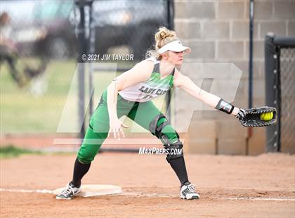 Thumbnail 1 in Santo @ Mineral Wells photogallery.