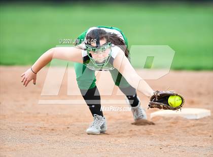 Thumbnail 1 in Santo @ Mineral Wells photogallery.