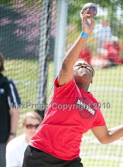 Thumbnail 2 in Victor Lopez Bayou Classic photogallery.