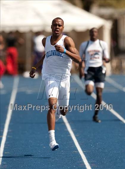 Thumbnail 3 in Victor Lopez Bayou Classic photogallery.