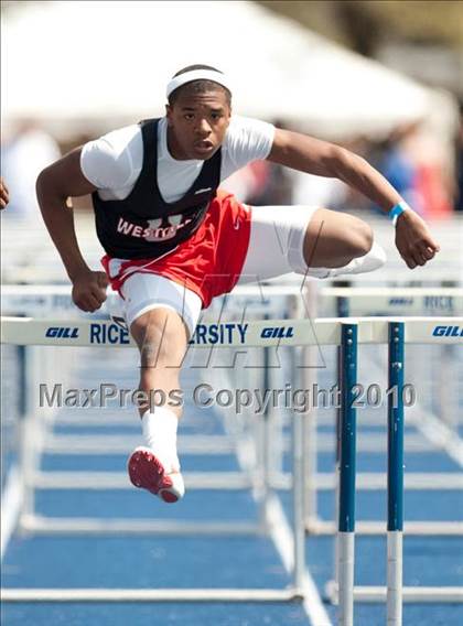 Thumbnail 3 in Victor Lopez Bayou Classic photogallery.