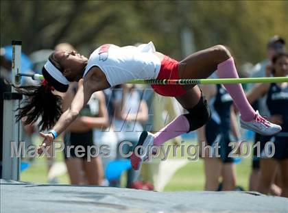 Thumbnail 3 in Victor Lopez Bayou Classic photogallery.