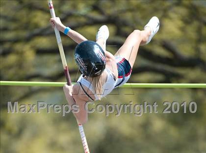 Thumbnail 3 in Victor Lopez Bayou Classic photogallery.