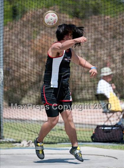 Thumbnail 1 in Victor Lopez Bayou Classic photogallery.