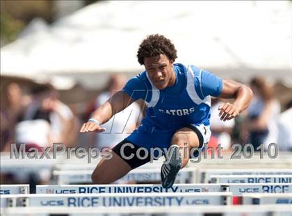 Thumbnail 3 in Victor Lopez Bayou Classic photogallery.