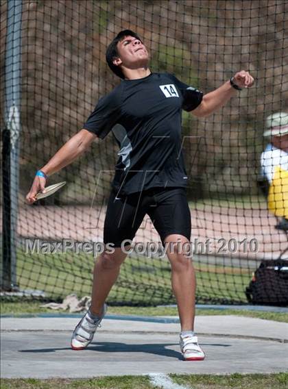 Thumbnail 3 in Victor Lopez Bayou Classic photogallery.
