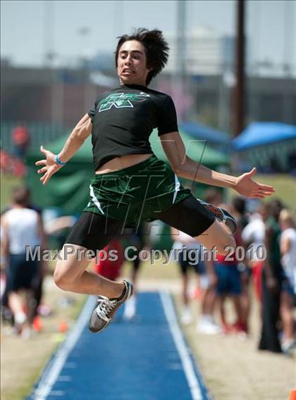 Thumbnail 2 in Victor Lopez Bayou Classic photogallery.