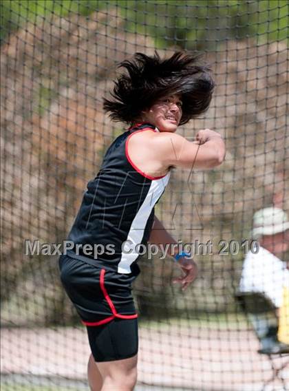 Thumbnail 2 in Victor Lopez Bayou Classic photogallery.