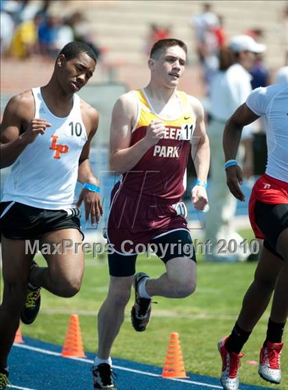 Thumbnail 2 in Victor Lopez Bayou Classic photogallery.