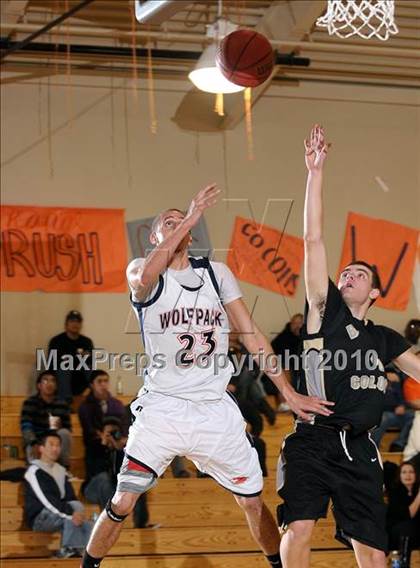 Thumbnail 2 in Buhach Colony vs. Cosumnes River (Running with the Pack) photogallery.