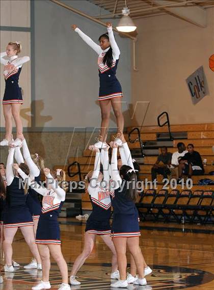 Thumbnail 3 in Buhach Colony vs. Cosumnes River (Running with the Pack) photogallery.