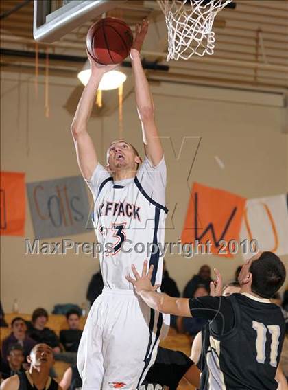 Thumbnail 1 in Buhach Colony vs. Cosumnes River (Running with the Pack) photogallery.