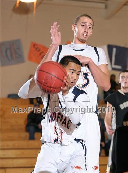 Thumbnail 2 in Buhach Colony vs. Cosumnes River (Running with the Pack) photogallery.