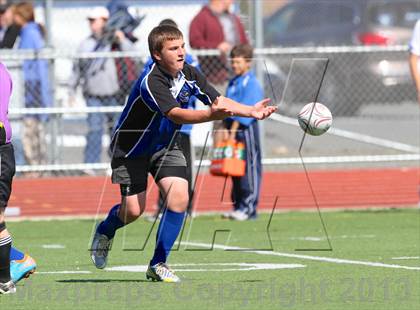Thumbnail 1 in New London vs Southington (Division 2 Consolation) photogallery.