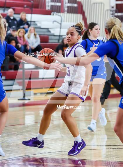 Thumbnail 3 in Wallkill vs. Monroe-Woodbury (Coaches vs Cancer Tournament) photogallery.