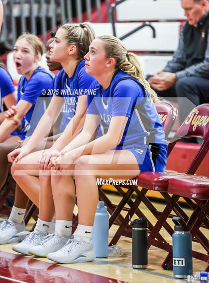 Thumbnail 3 in Wallkill vs. Monroe-Woodbury (Coaches vs Cancer Tournament) photogallery.