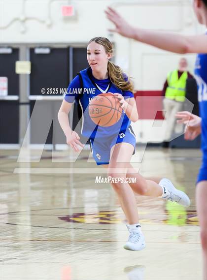 Thumbnail 3 in Wallkill vs. Monroe-Woodbury (Coaches vs Cancer Tournament) photogallery.