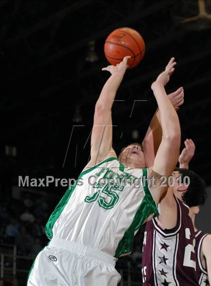 Thumbnail 1 in Benton vs Hamilton County (Benton Invitational Tournament) photogallery.