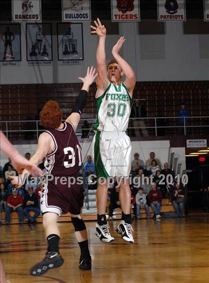 Thumbnail 2 in Benton vs Hamilton County (Benton Invitational Tournament) photogallery.