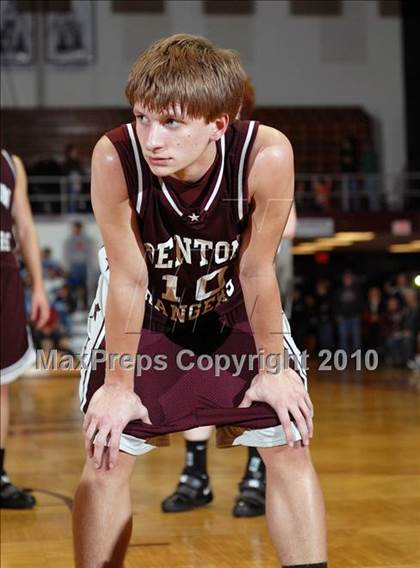 Thumbnail 2 in Benton vs Hamilton County (Benton Invitational Tournament) photogallery.