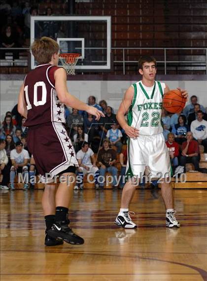 Thumbnail 1 in Benton vs Hamilton County (Benton Invitational Tournament) photogallery.