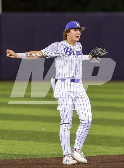 Thumbnail 1 in Brock vs. Spring Hill (UIL 4A DII State Semifinal Playoff) photogallery.