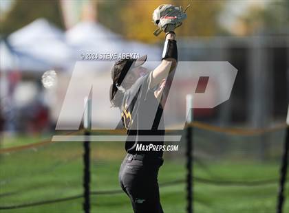 Thumbnail 3 in Arapahoe @ Columbine (CHSAA 5A First Round) photogallery.