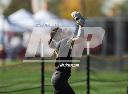 Thumbnail 1 in Arapahoe @ Columbine (CHSAA 5A First Round) photogallery.