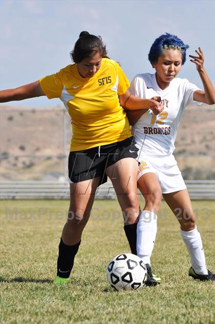 Thumbnail 2 in Kirtland Central vs. Santa Fe Indian School photogallery.