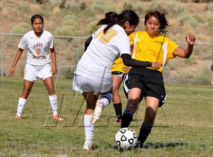 Thumbnail 3 in Kirtland Central vs. Santa Fe Indian School photogallery.