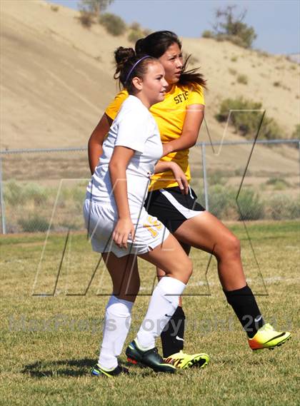 Thumbnail 3 in Kirtland Central vs. Santa Fe Indian School photogallery.