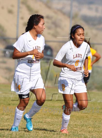 Thumbnail 3 in Kirtland Central vs. Santa Fe Indian School photogallery.