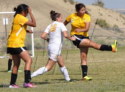 Thumbnail 2 in Kirtland Central vs. Santa Fe Indian School photogallery.