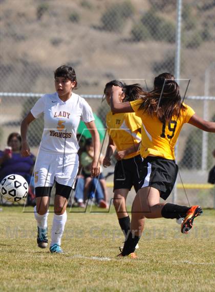 Thumbnail 1 in Kirtland Central vs. Santa Fe Indian School photogallery.