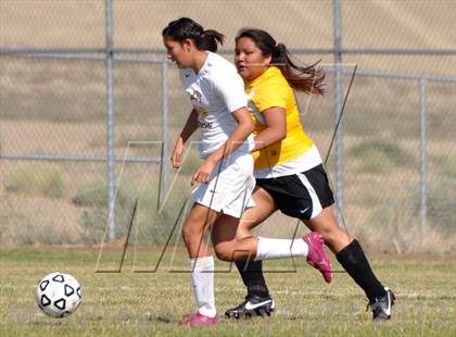 Thumbnail 1 in Kirtland Central vs. Santa Fe Indian School photogallery.