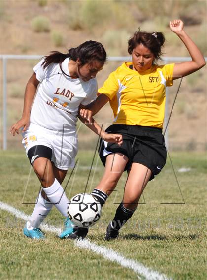 Thumbnail 2 in Kirtland Central vs. Santa Fe Indian School photogallery.