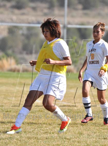 Thumbnail 3 in Kirtland Central vs. Santa Fe Indian School photogallery.