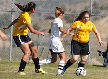 Thumbnail 3 in Kirtland Central vs. Santa Fe Indian School photogallery.