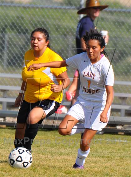 Thumbnail 2 in Kirtland Central vs. Santa Fe Indian School photogallery.