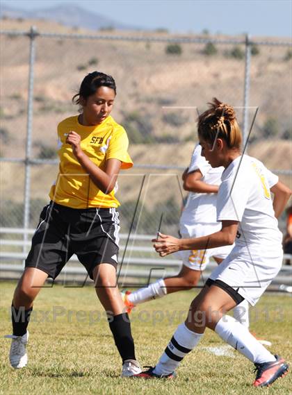 Thumbnail 3 in Kirtland Central vs. Santa Fe Indian School photogallery.