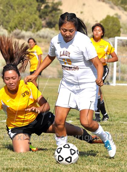 Thumbnail 3 in Kirtland Central vs. Santa Fe Indian School photogallery.