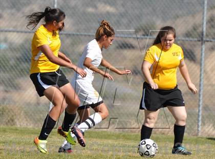 Thumbnail 3 in Kirtland Central vs. Santa Fe Indian School photogallery.